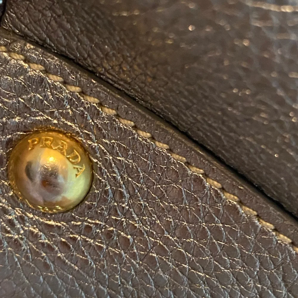 ❤️PRADA SILVER PURSE❤️ - Picture 10 of 16